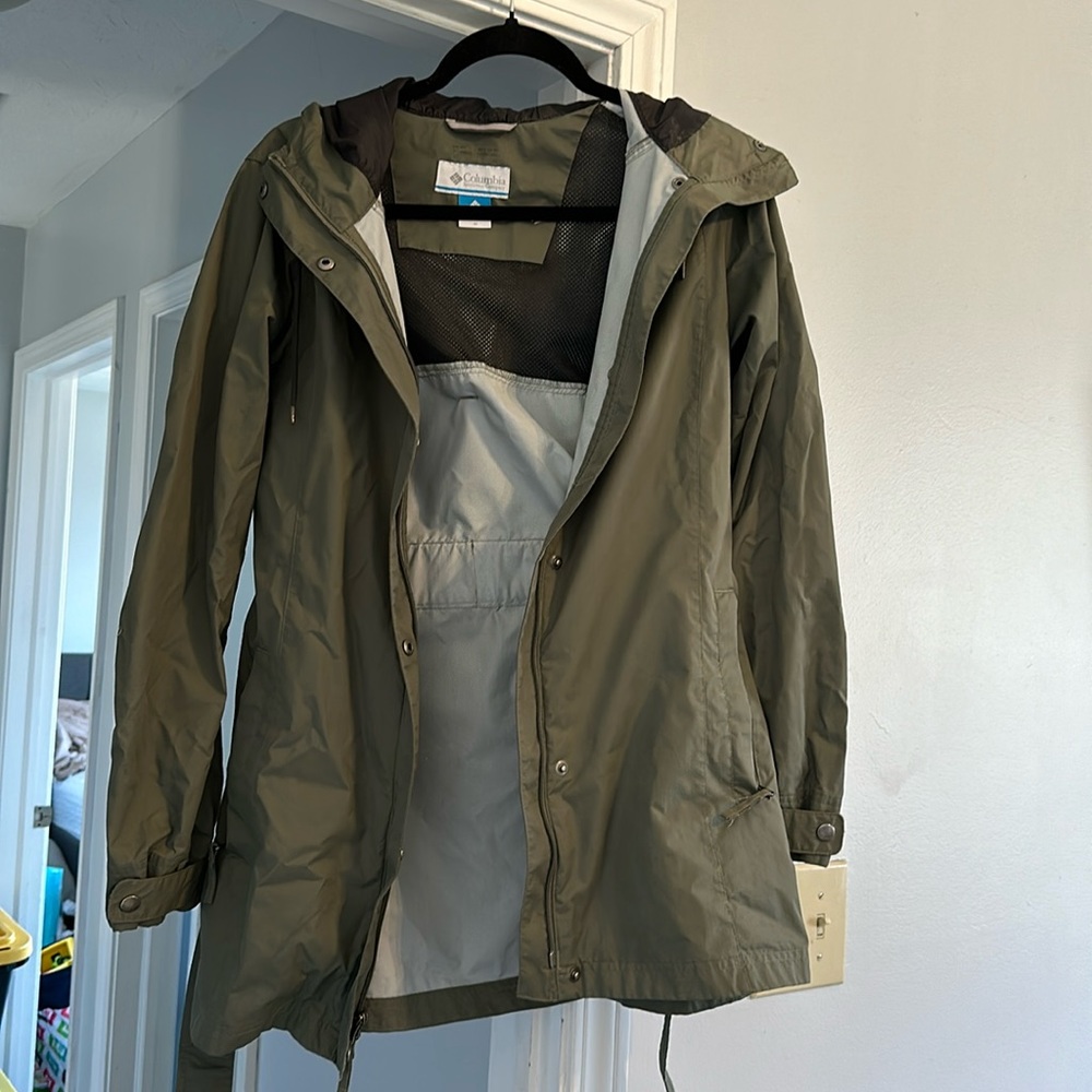 Columbia rain coat